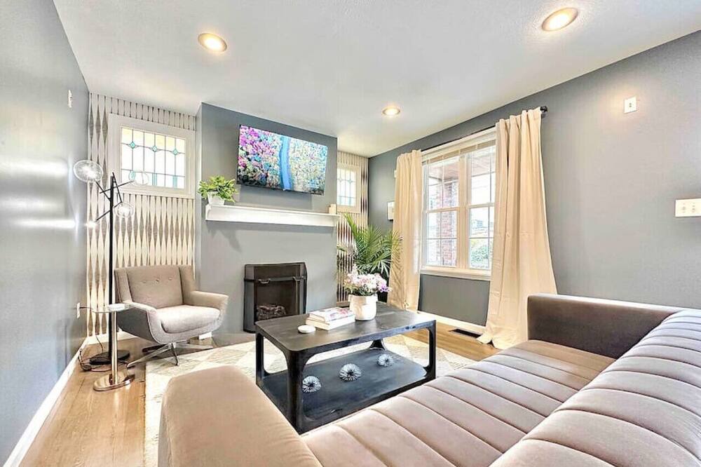 Photo of Bedroom in South Hills