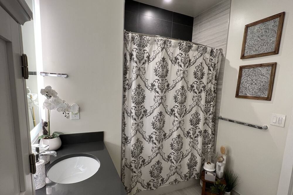 Photo of Bathroom in Union
