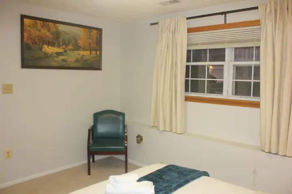 Photo of Bedroom in Rosaryville