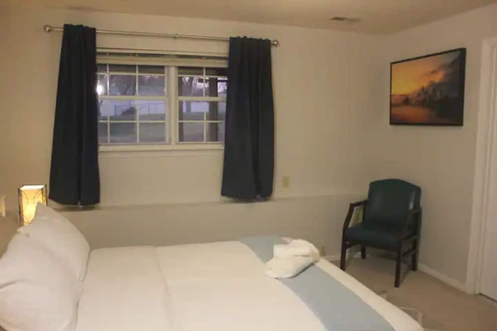 Photo of Bedroom in Rosaryville