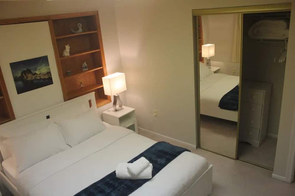 Photo of Bedroom in Rosaryville