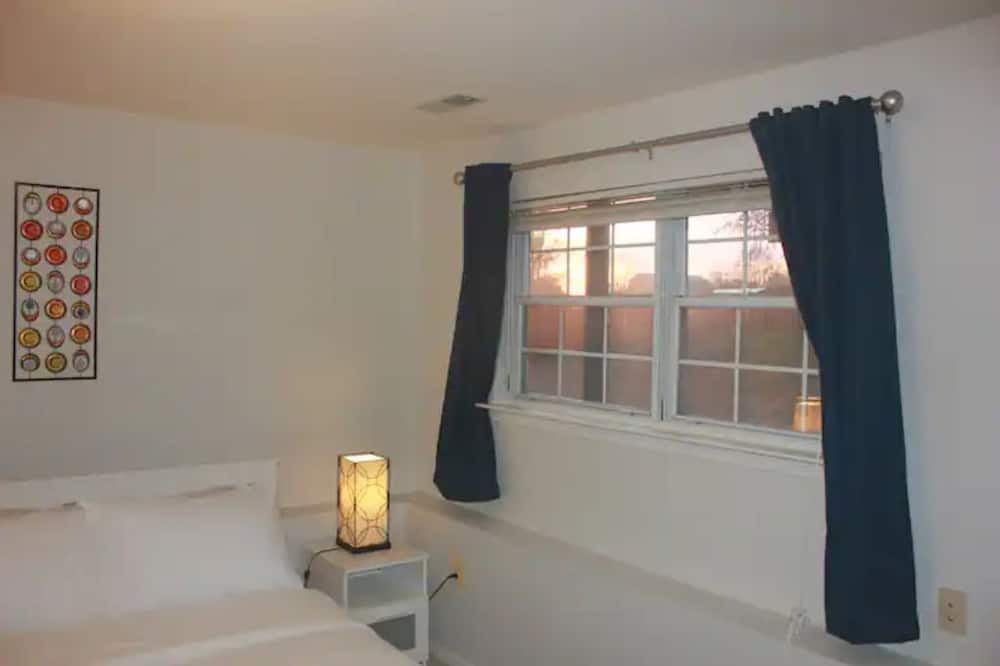 Photo of Bedroom in Rosaryville