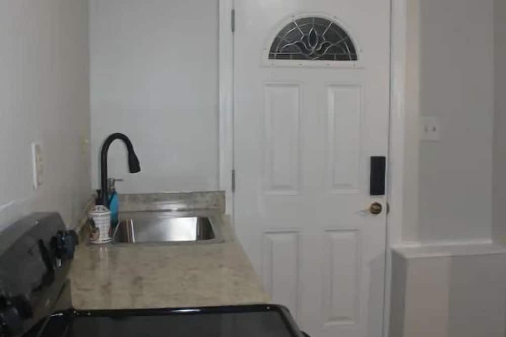 Photo of Kitchen in Rosaryville