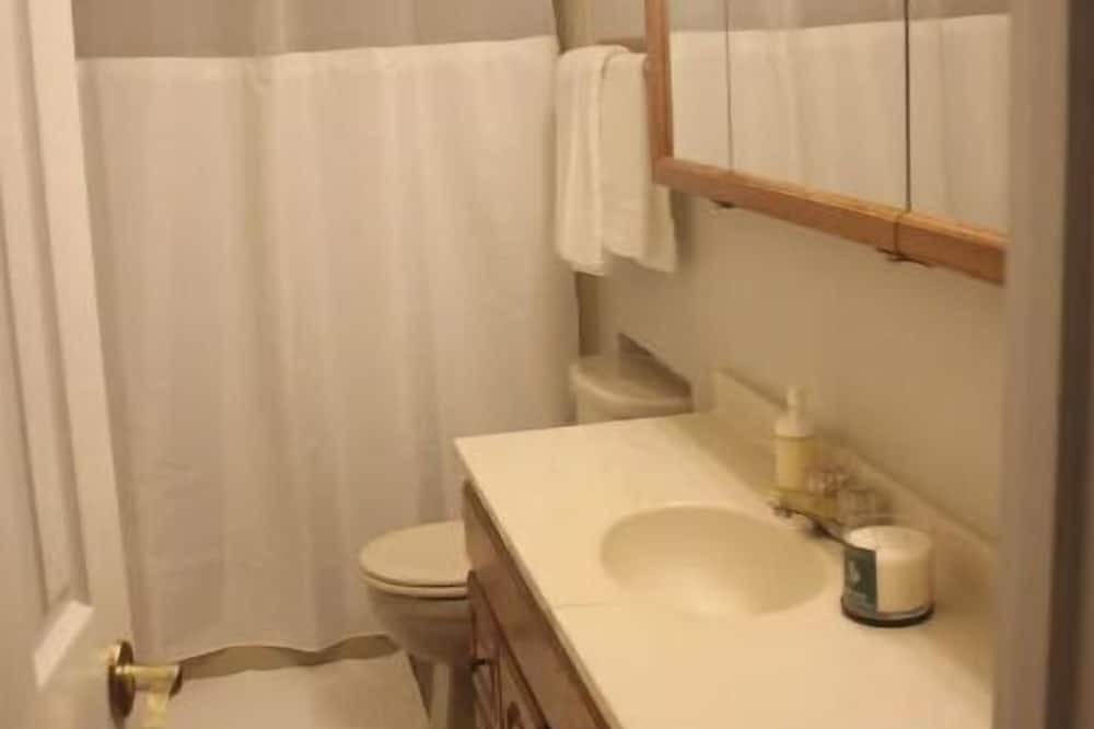 Photo of Bathroom in Rosaryville