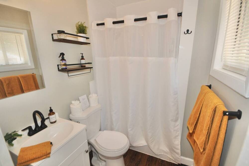 Photo of Bathroom in Magnolia
