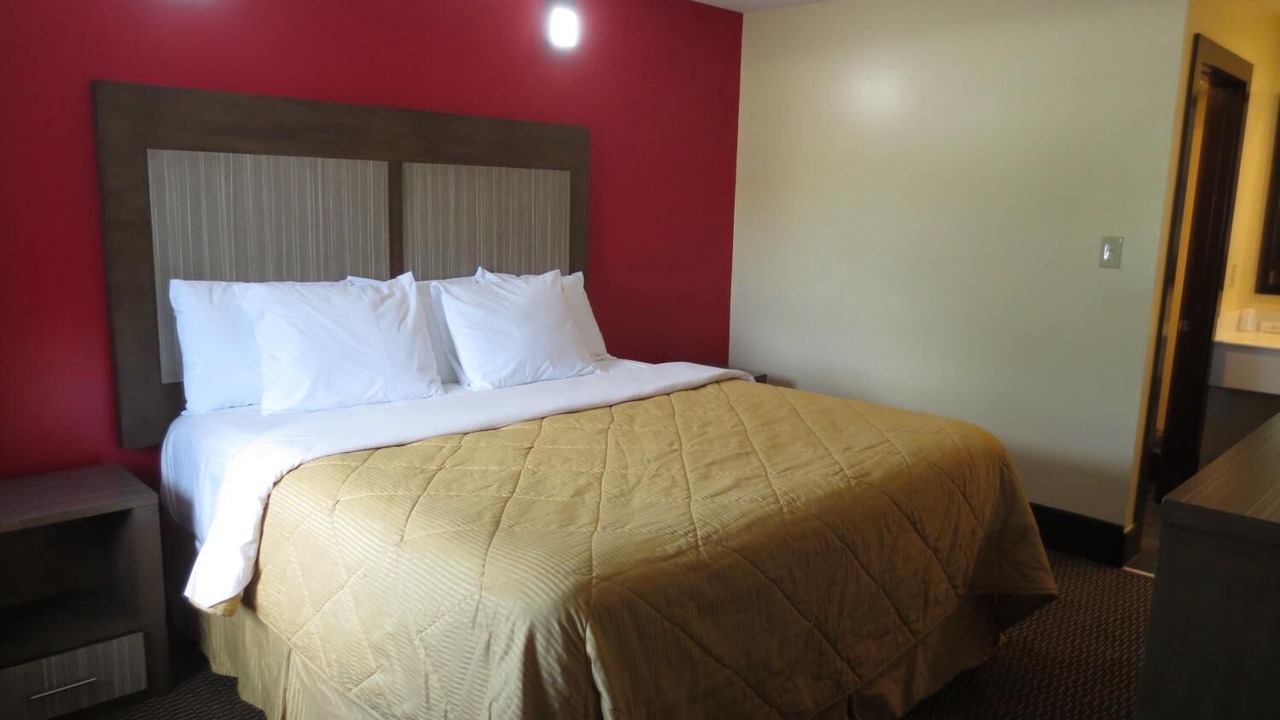 Photo of Bedroom in Brick