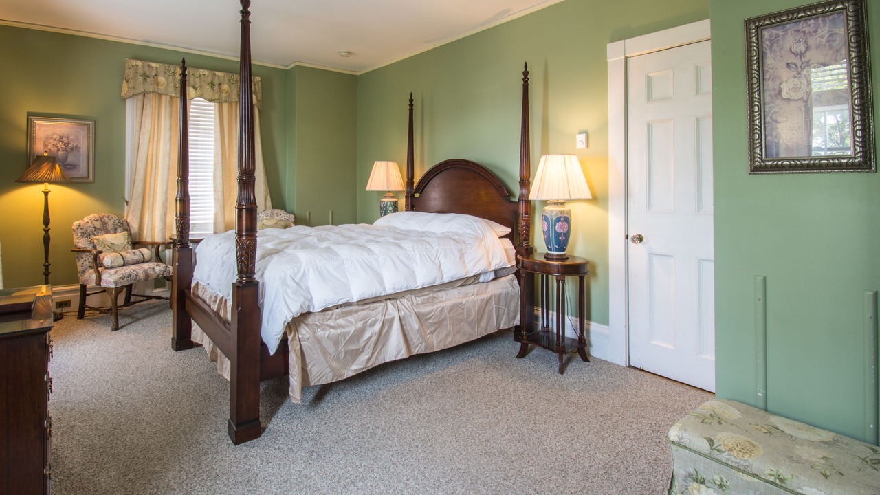 Photo of Bedroom in Cazenovia