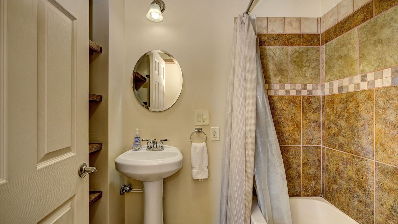 Photo of Bathroom in Cascade
