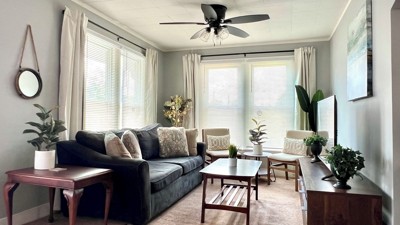 Photo of Livingroom in Englewood