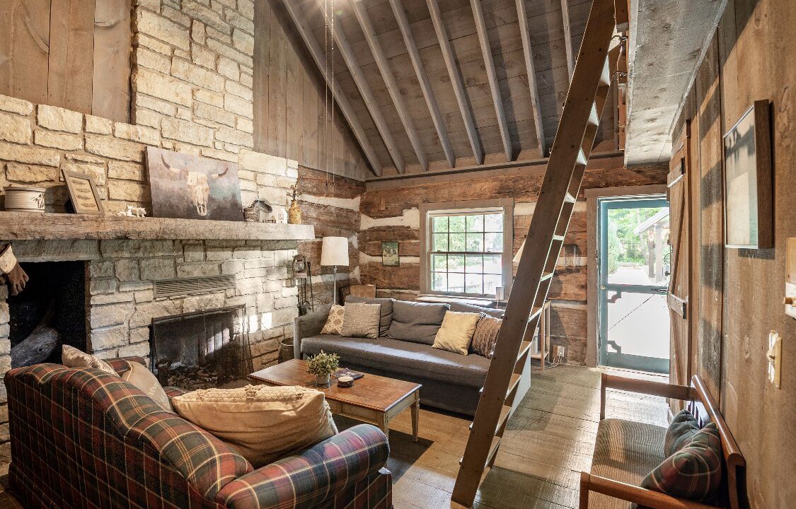 Photo of Livingroom in Spring Grove
