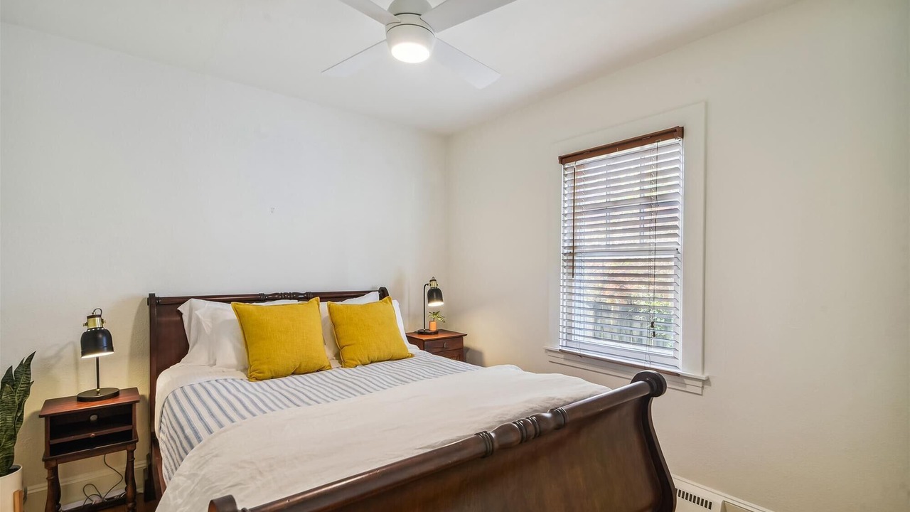 Photo of Bedroom in Homewood