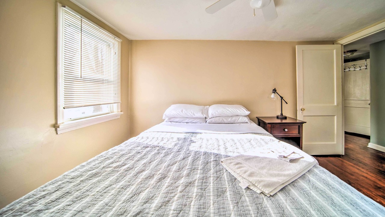 Photo of Bedroom in Eastlake