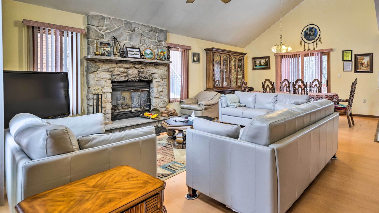 Photo of Bedroom in Pocono Mountain Lake