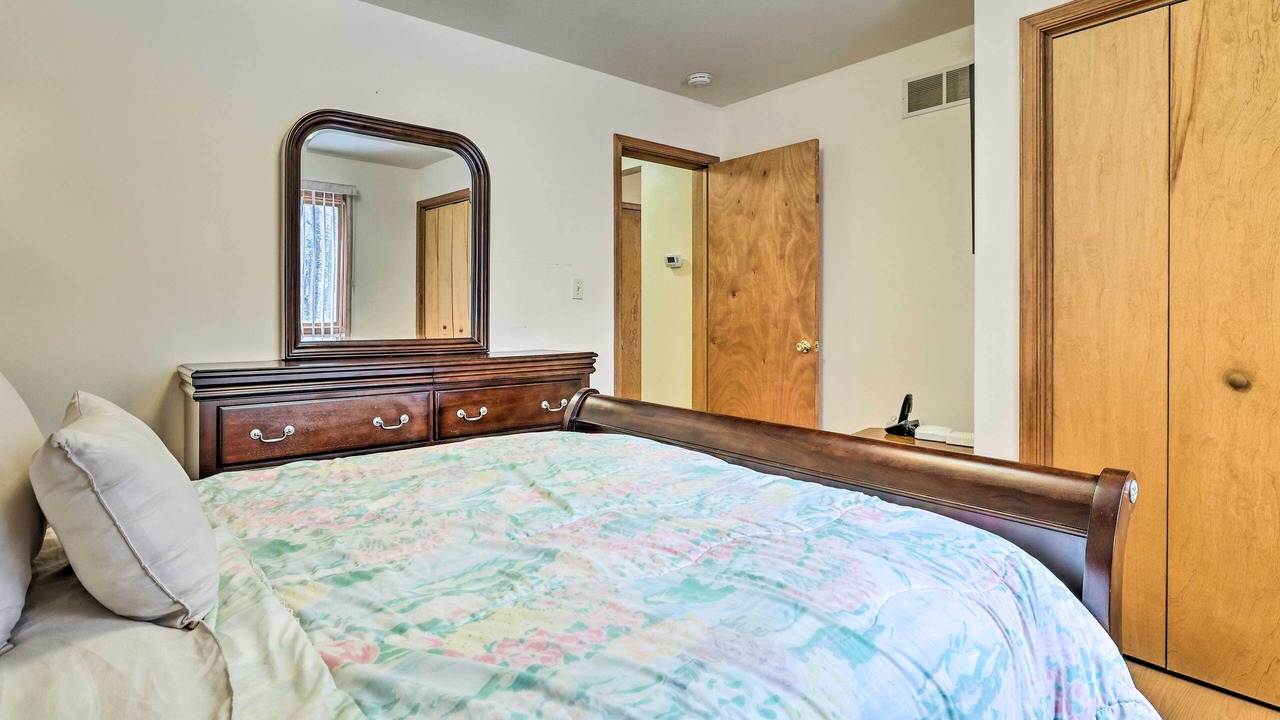 Photo of Bedroom in Pocono Mountain Lake