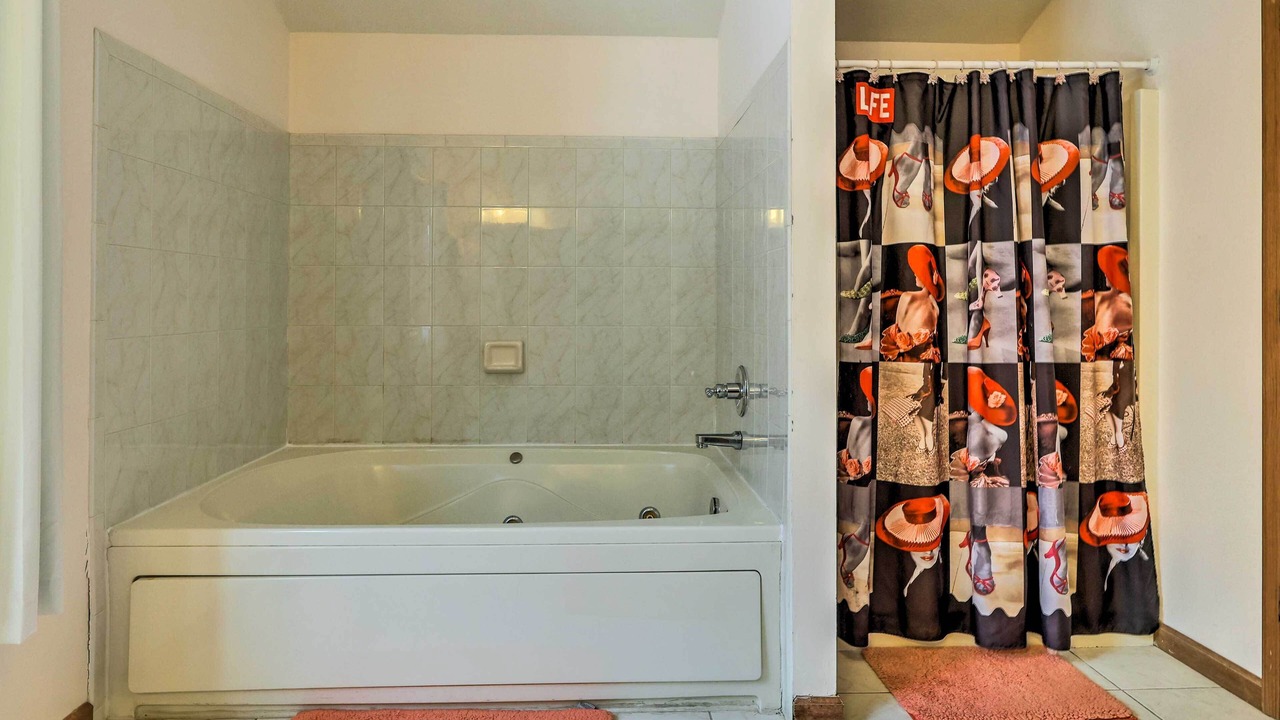 Photo of Bathroom in Pocono Mountain Lake