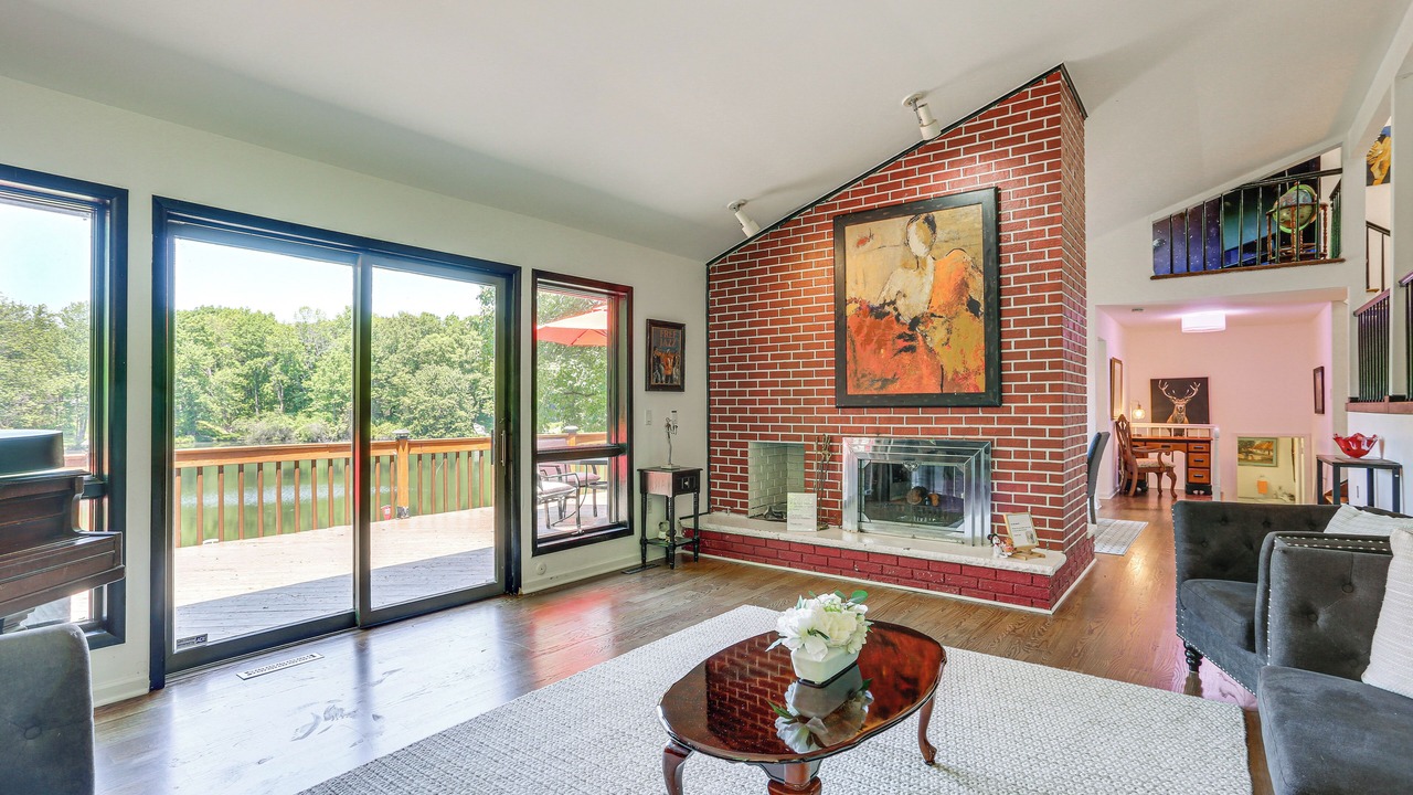 Photo of Livingroom in Newton