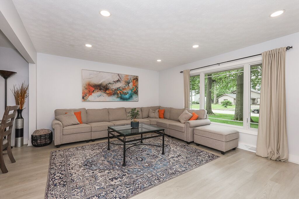 Photo of Livingroom in Avon Lake