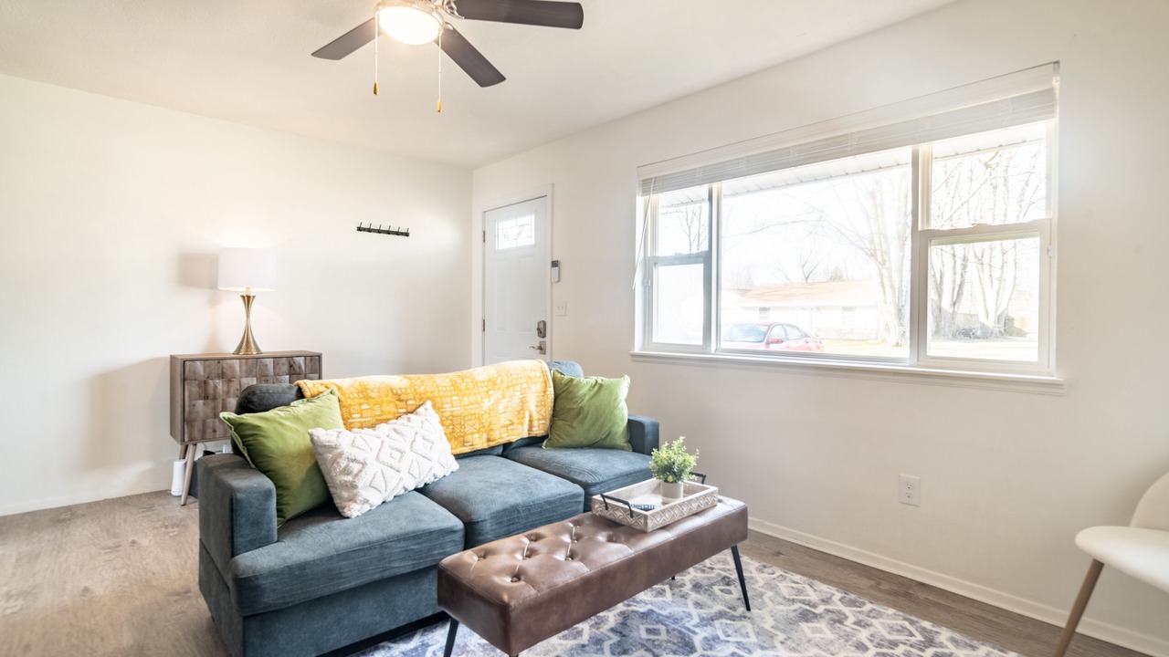 Photo of Livingroom in Madison-on-the-Lake