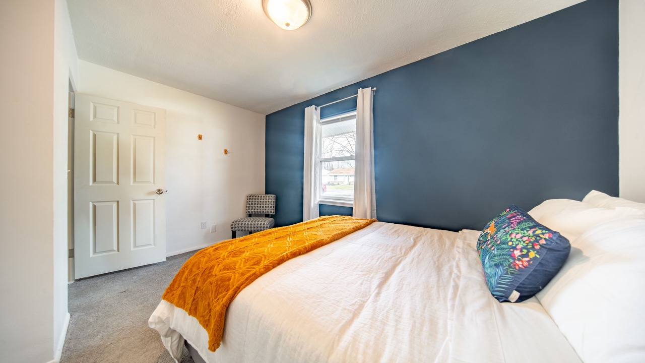 Photo of Bedroom in Madison-on-the-Lake