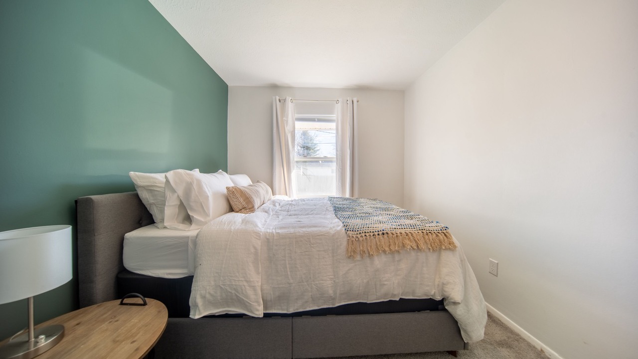 Photo of Bedroom in Madison-on-the-Lake