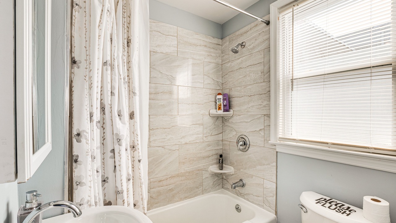 Photo of Bathroom in Linden
