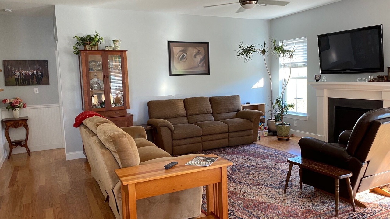 Photo of Livingroom in Boalsburg