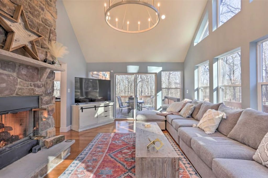 Photo of Livingroom in Lackawaxen