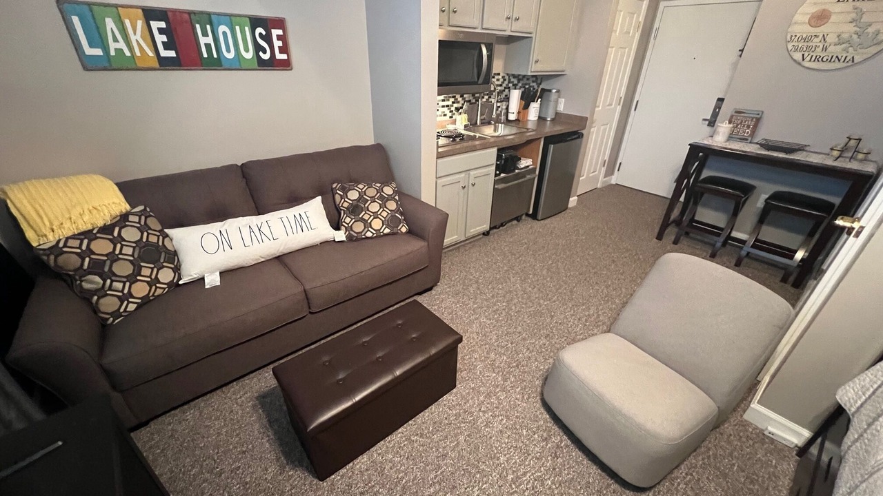 Photo of Livingroom in Smith Mountain Lake