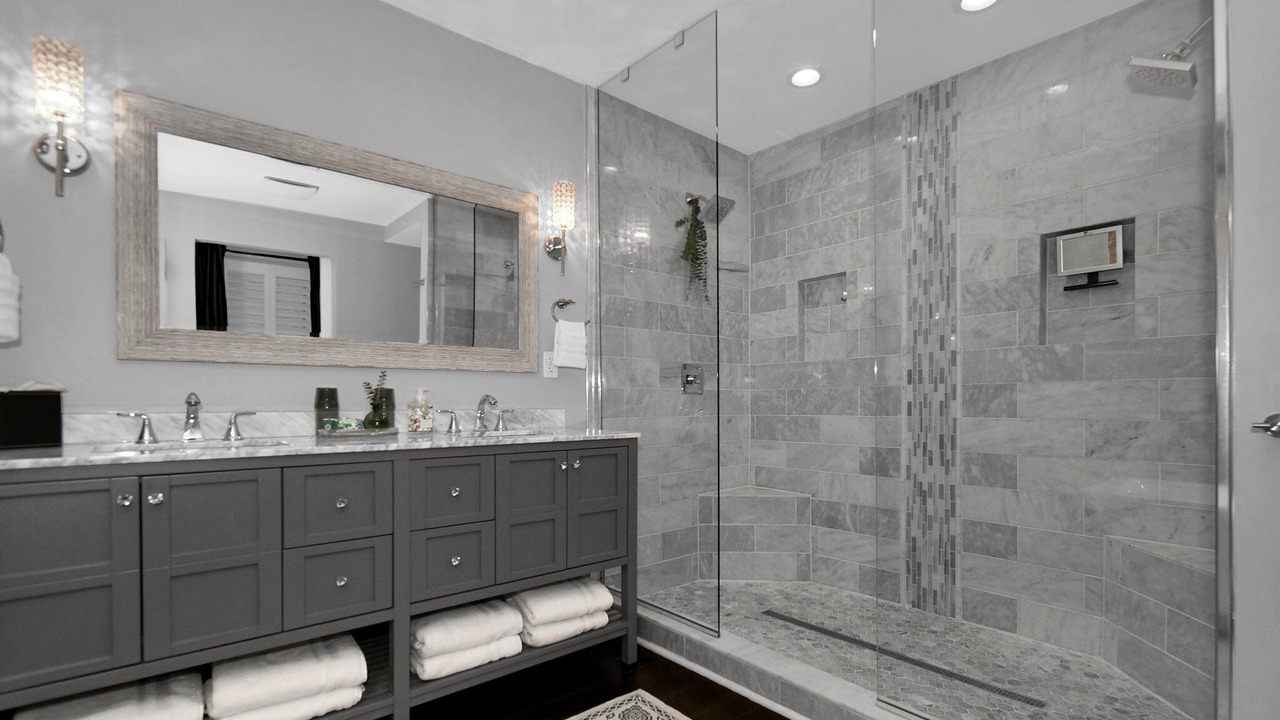 Photo of Bathroom in Downtown Columbus