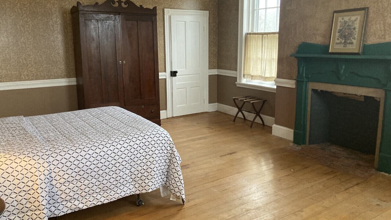 Photo of Bedroom in Uniontown
