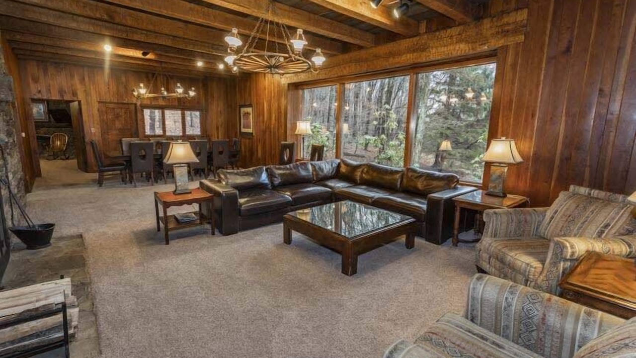 Photo of Livingroom in Seven Springs