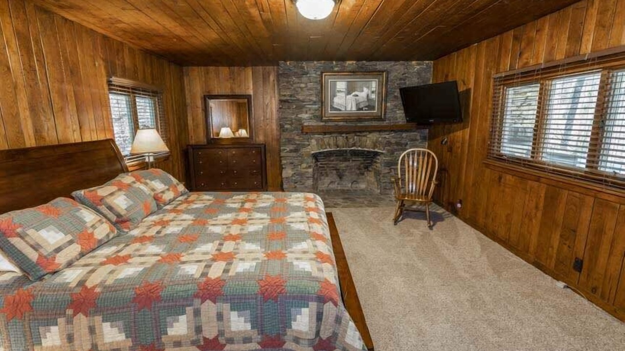 Photo of Bedroom in Seven Springs