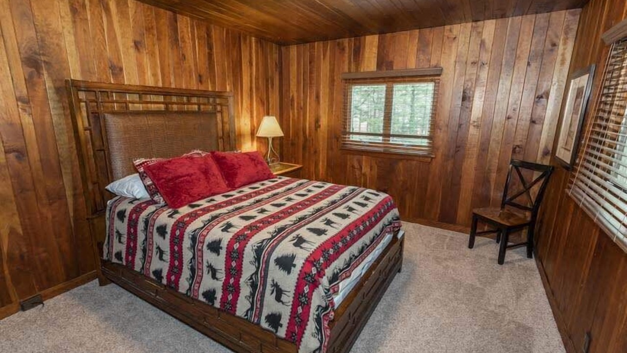 Photo of Bedroom in Seven Springs