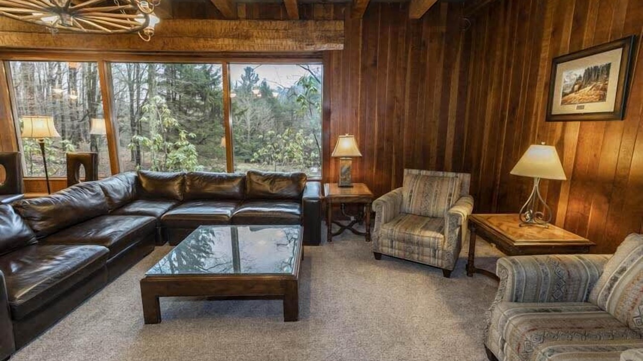 Photo of Livingroom in Seven Springs