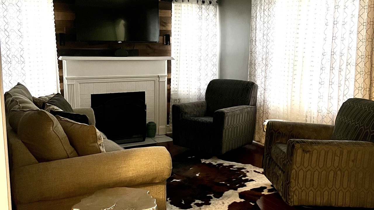Photo of Livingroom in Youngstown