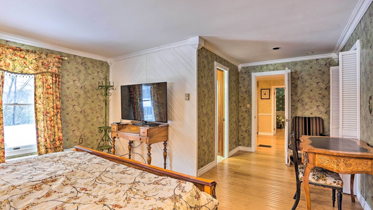 Photo of Bedroom in White Mills