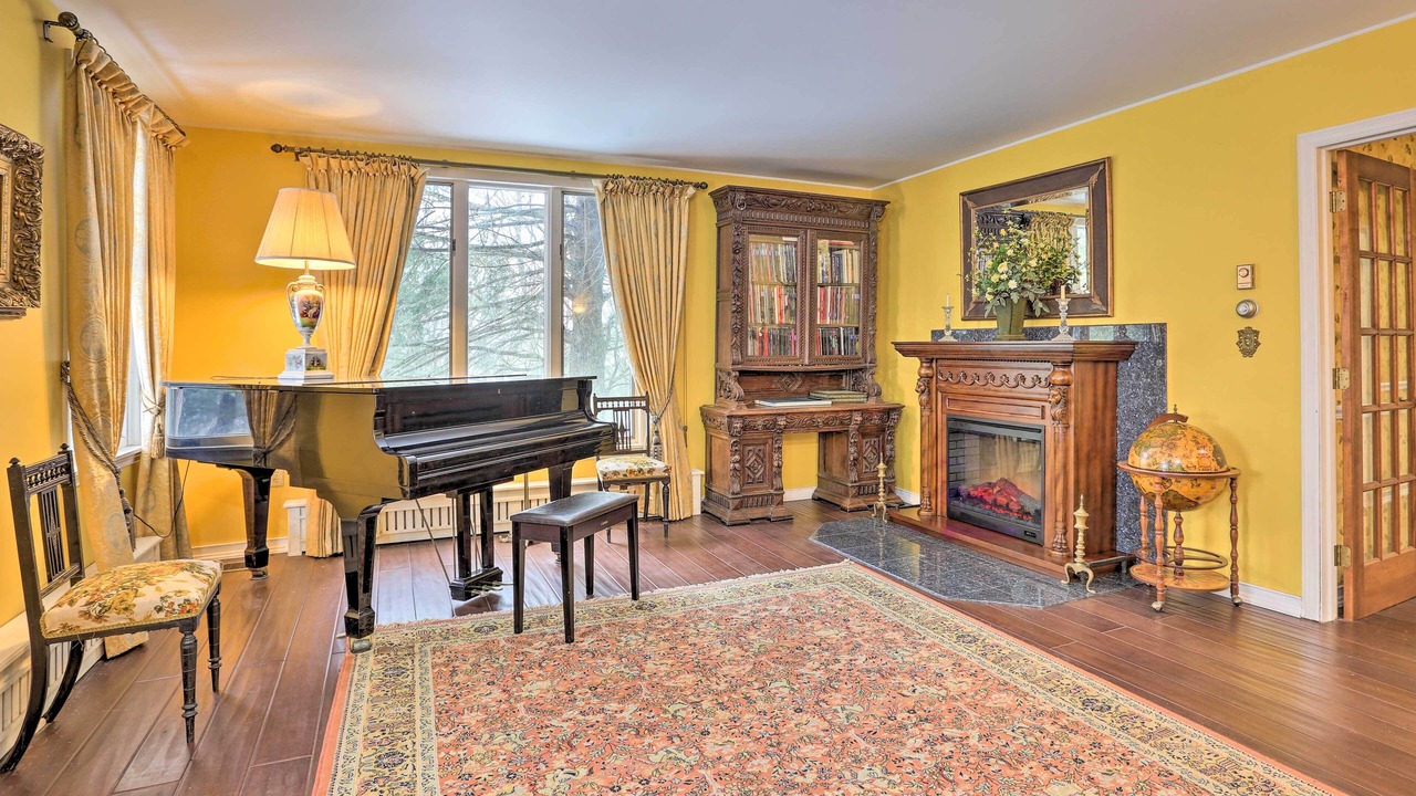 Photo of Livingroom in White Mills