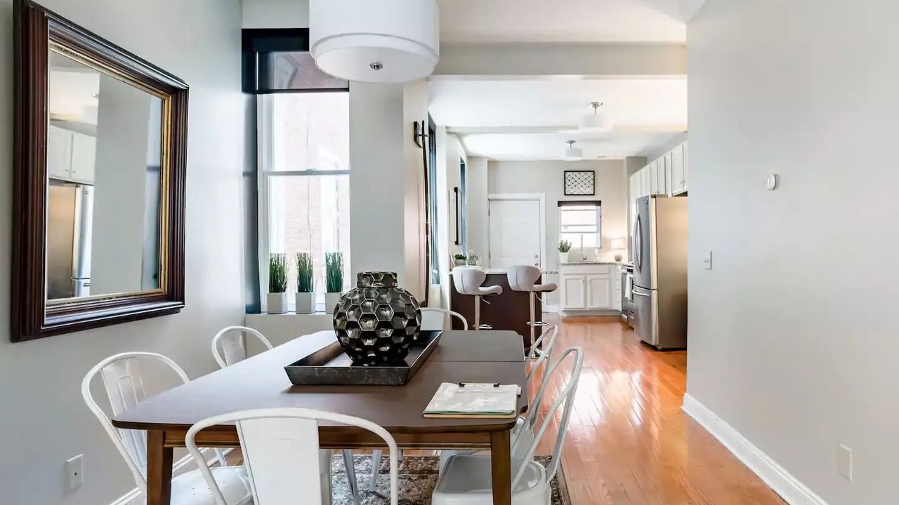 Photo of Livingroom in Harrisburg - Hershey