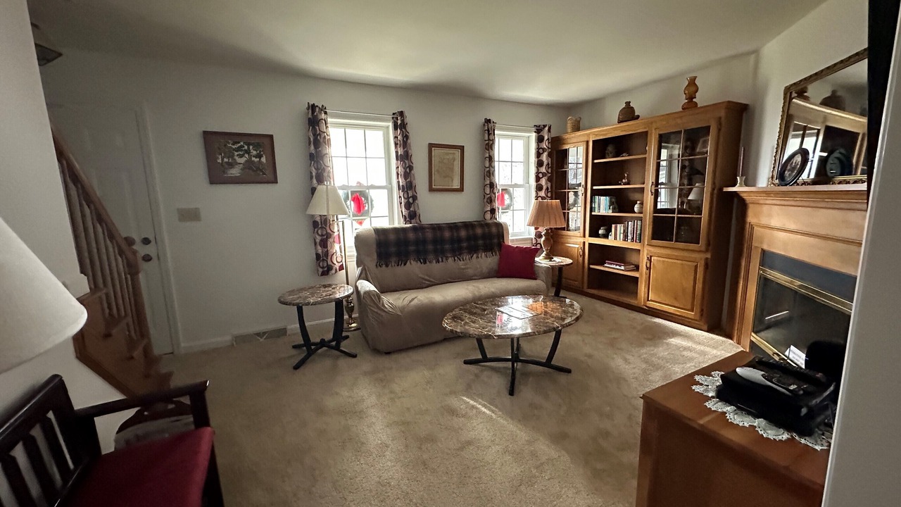 Photo of Livingroom in Elm