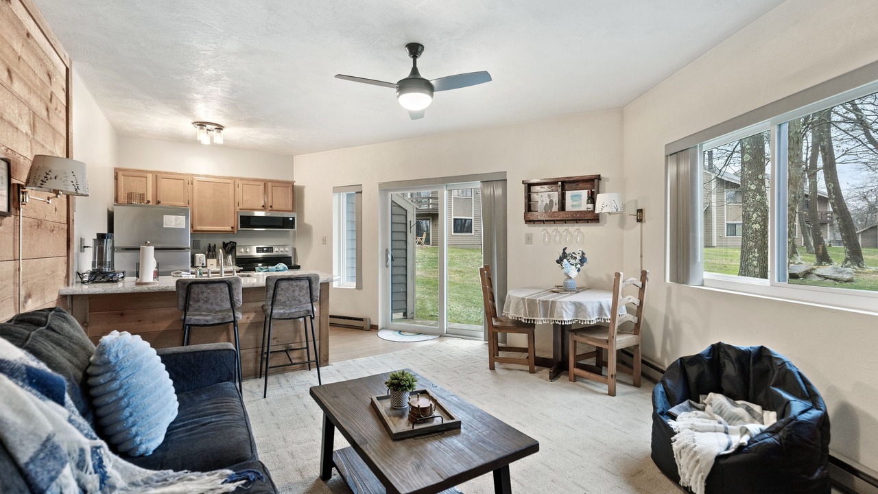 Photo of Livingroom in Hidden Valley