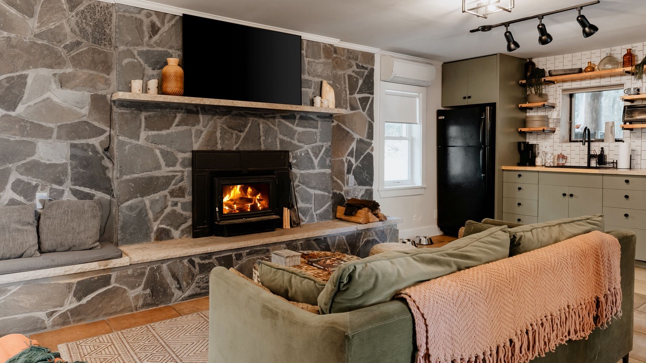 Photo of Livingroom in Pond Eddy