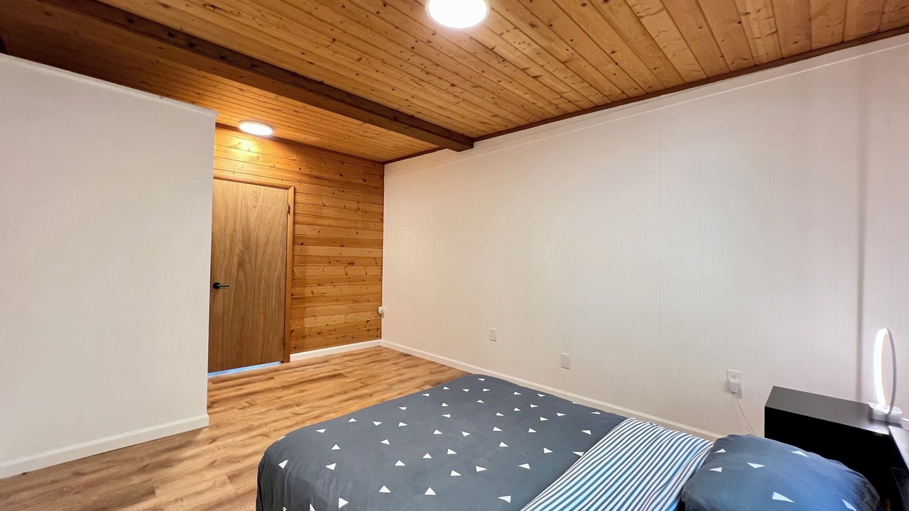 Photo of Bedroom in Lakeville