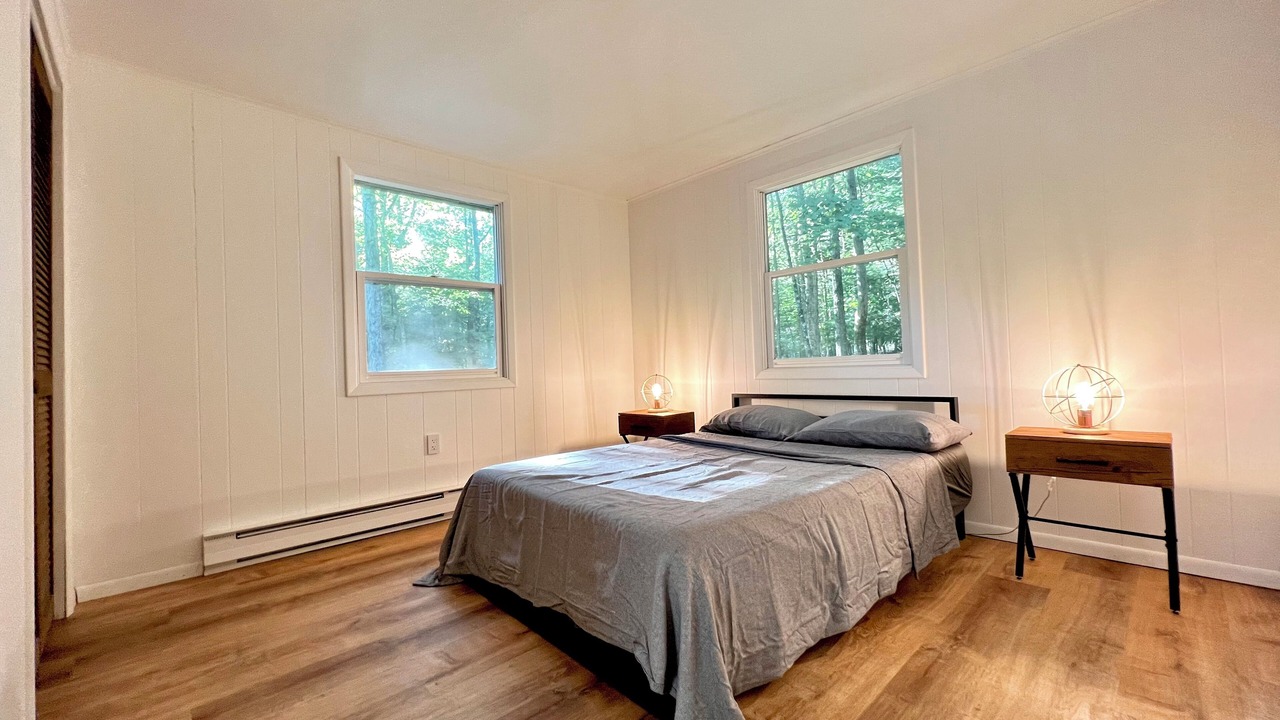 Photo of Bedroom in Lakeville