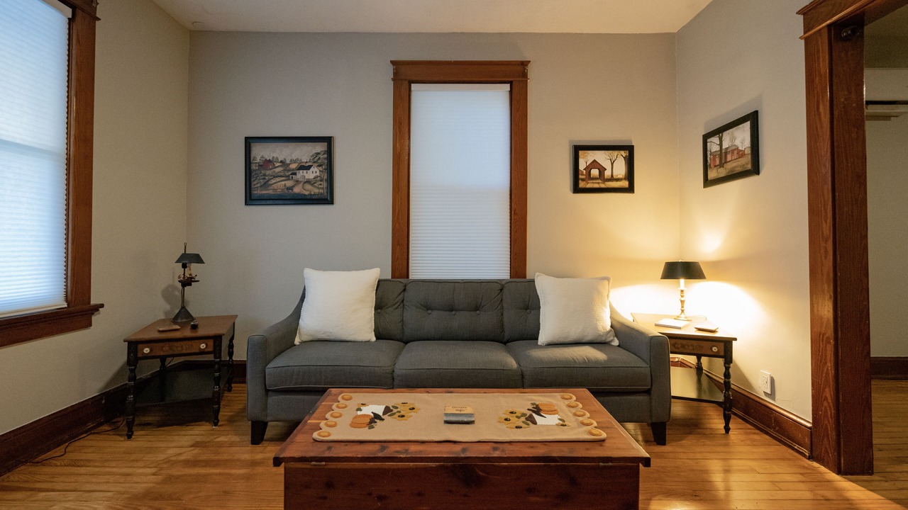 Photo of Livingroom in Downtown