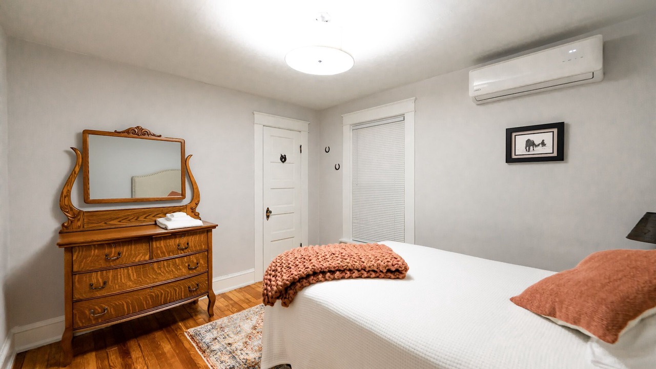 Photo of Bedroom in Downtown
