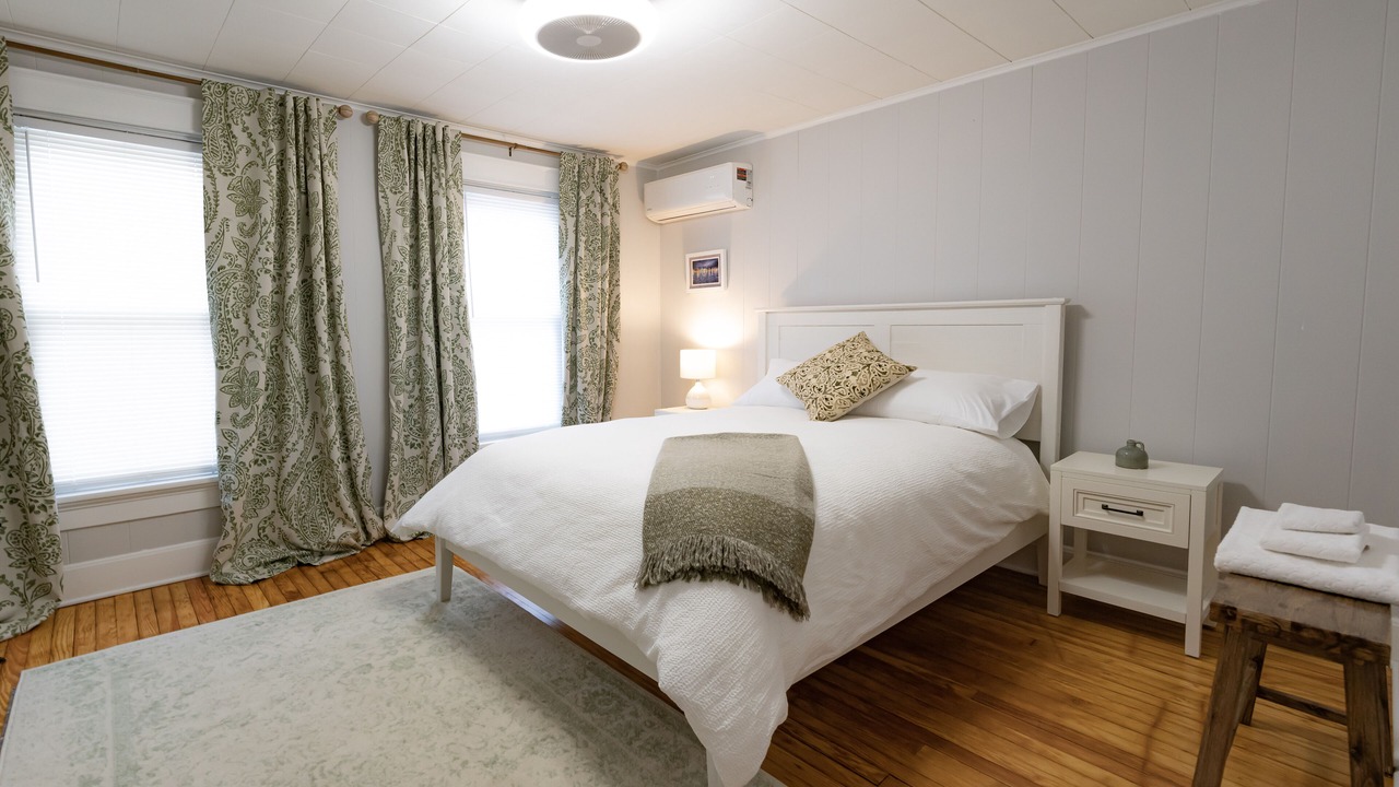 Photo of Bedroom in Downtown