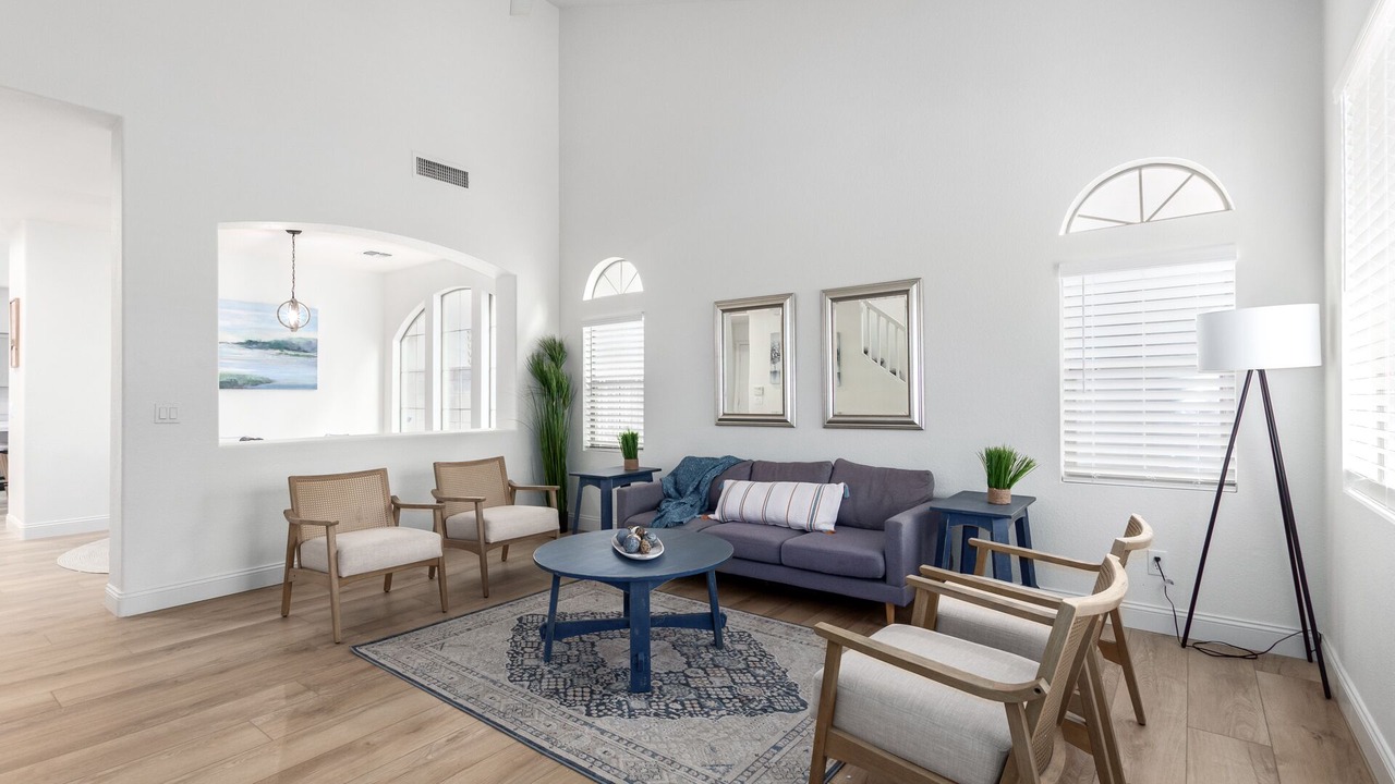 Photo of Livingroom in East Mesa