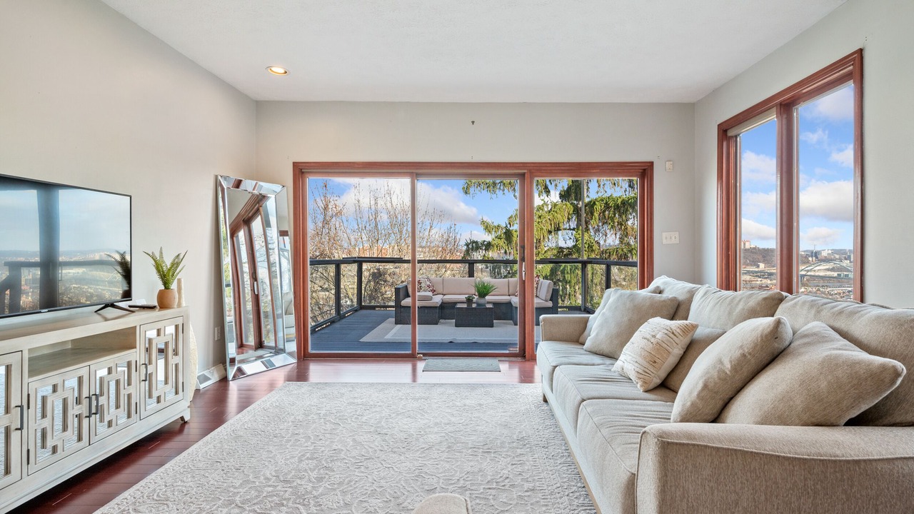Photo of Livingroom in Pittsburgh