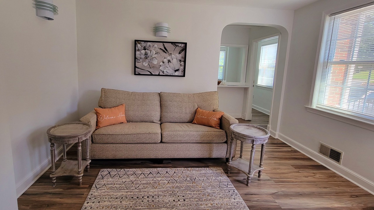 Photo of Livingroom in Hillandale