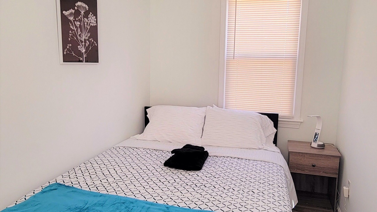 Photo of Bedroom in Hillandale